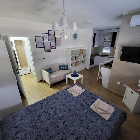 アパート Lala スレムスカ・ミトロヴィツァ